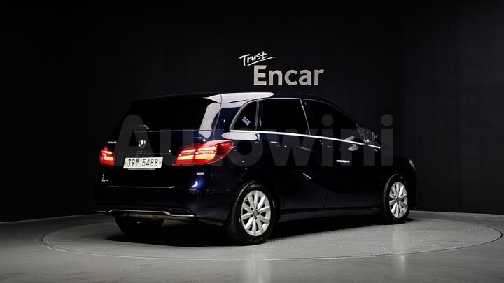 Mercedes-Benz B Class 2017 — 2
