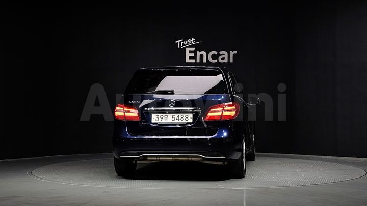 Mercedes-Benz B Class 2017 — 4