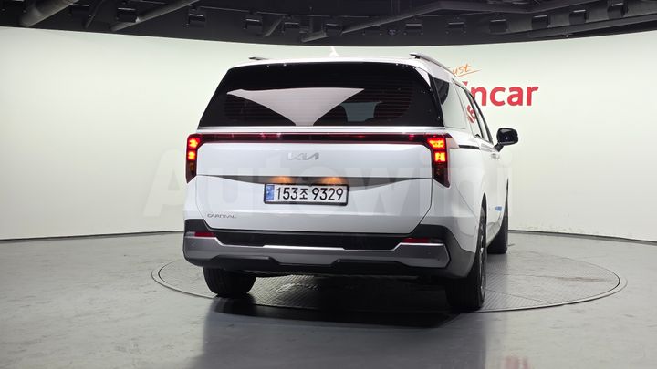 Kia Carnival 2025 — 4