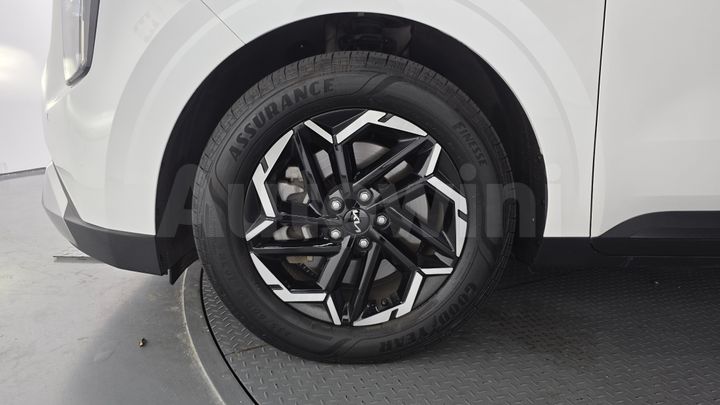 Kia Carnival 2025 — 5