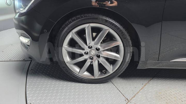 Hyundai Aslan