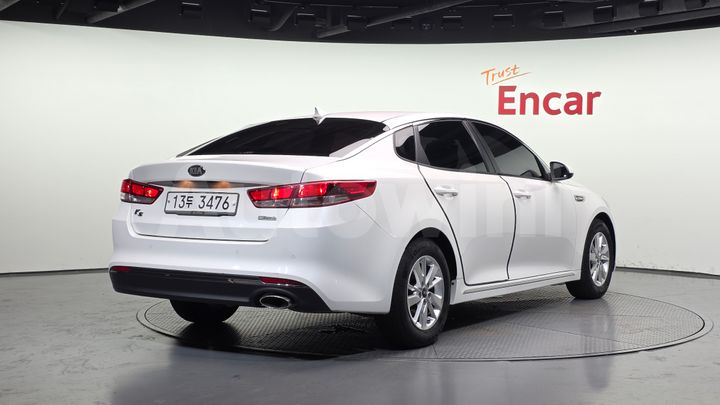 Kia K5 2016 — 2