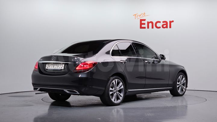 Mercedes-Benz C Class 2020 — 2