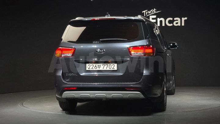 Kia Carnival 2017 — 4