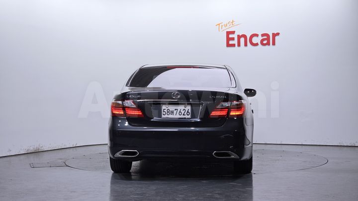 Lexus LS 2011 — 4