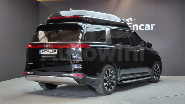 Kia Carnival 2023 — 2