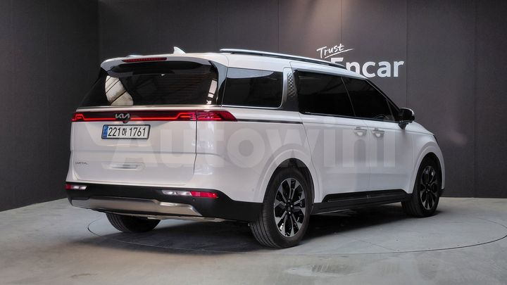 Kia Carnival 2023 — 2
