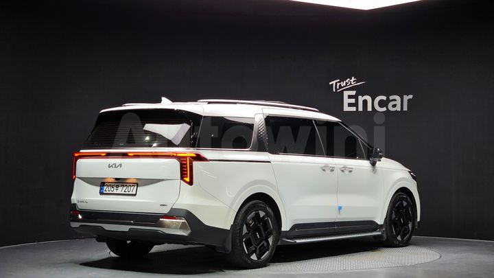 Kia Carnival 2025 — 2