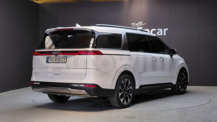 Kia Carnival 2023 — 2