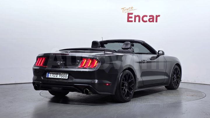 Ford Mustang 2018 — 3