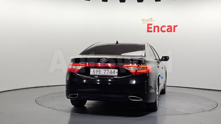 Hyundai Grandeur 2011 — 4