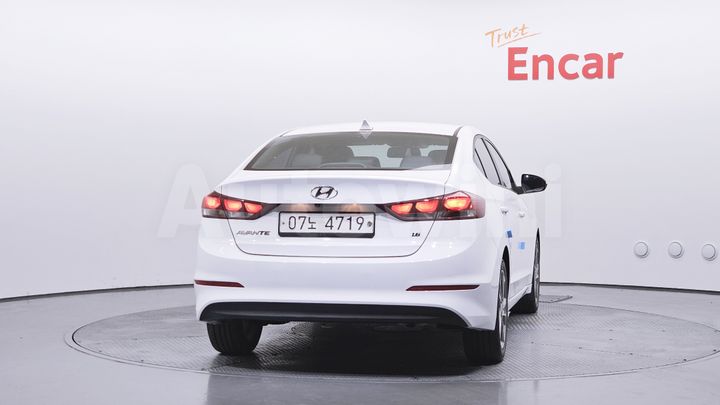 Hyundai Avante 2018 — 4