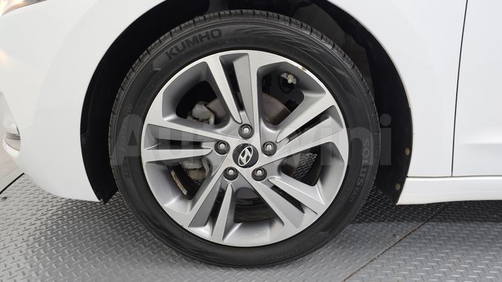 Hyundai Avante 2018 — 5