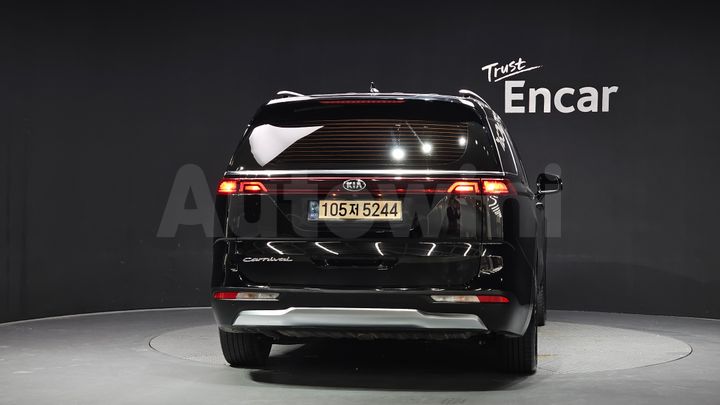 Kia Carnival 2021 — 4