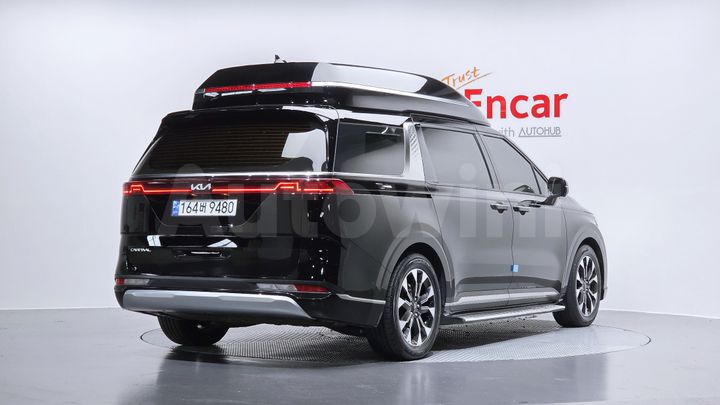 Kia Carnival 2023 — 2