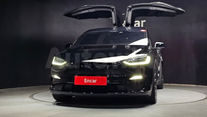 Tesla Model X 2023 — 3