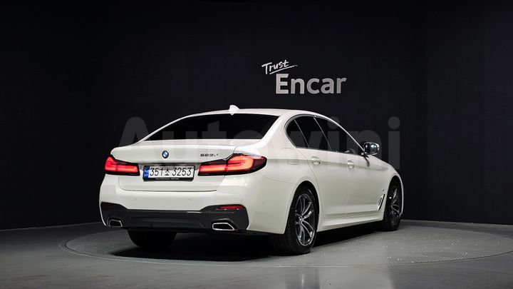 BMW 5 Series 2023 — 2