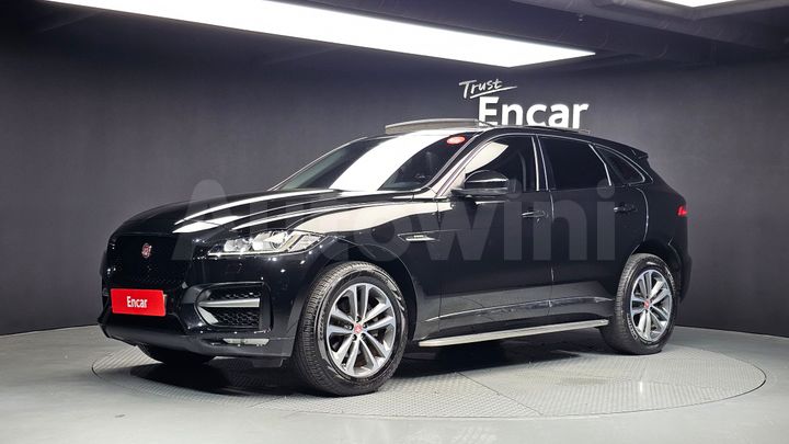Jaguar F PACE
