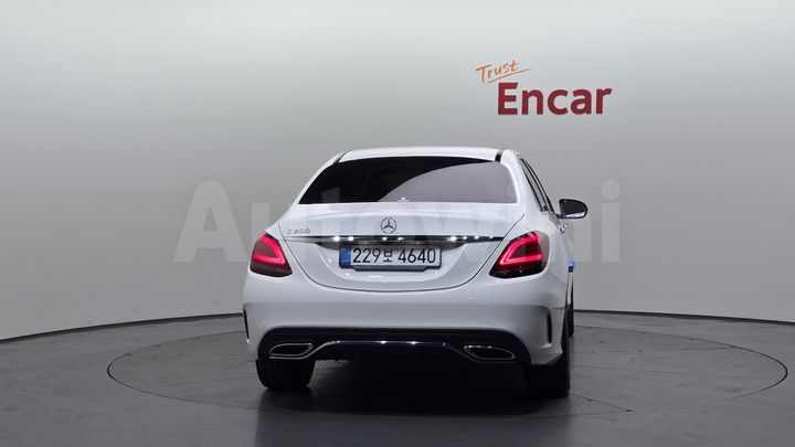Mercedes Benz C Class 2021 — 4