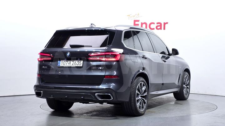 BMW X5 2021 — 2