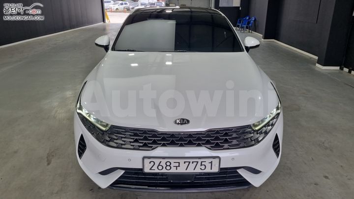 Kia K5 2020 KNAG541JBLA008239 — 3