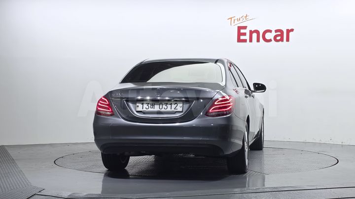 Mercedes-Benz C Class 2017 — 4
