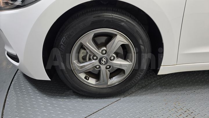 Hyundai Avante 2016 — 5