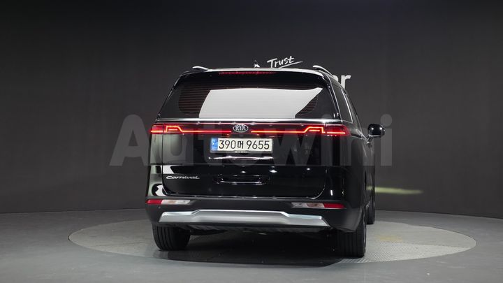 Kia Carnival 2021 — 4