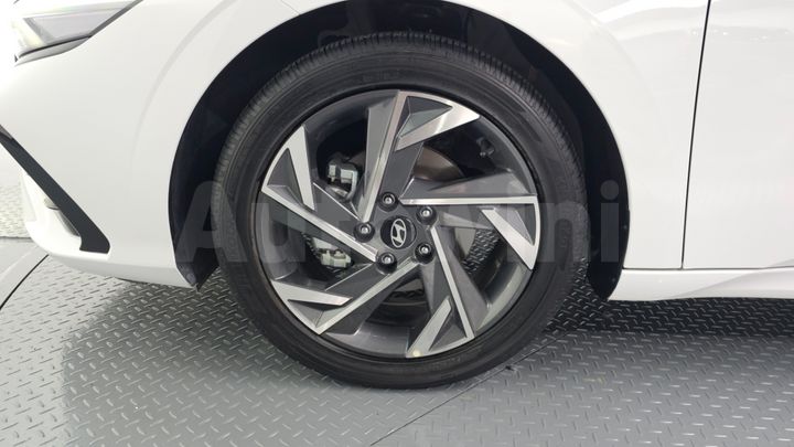 Hyundai Avante 2025 — 4