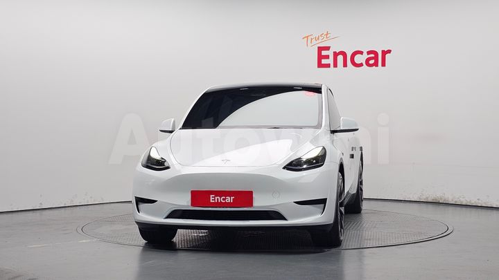 Tesla Model Y 2023 — 3