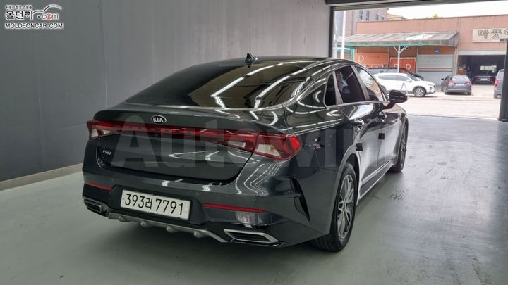 Kia K5 2021 KNAG241ABMA144572 — 2