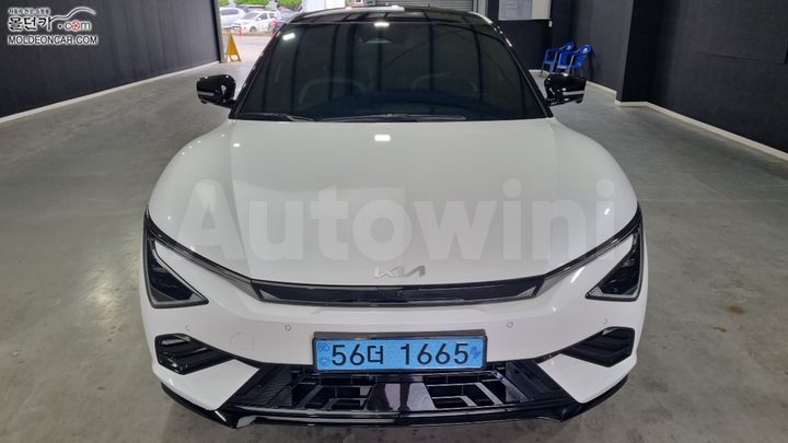 Kia EV6 2025 KNAC581AFSA243764 — 3
