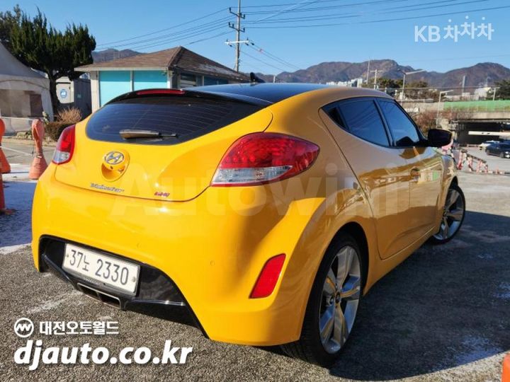 Hyundai Veloster 2012 KMHTE61DBCU054290 — 3