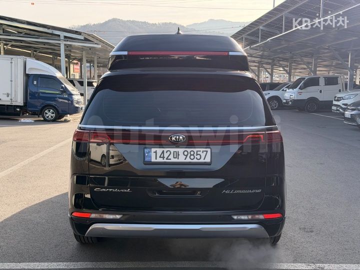 Kia Carnival 2021 KNANE813BMS113403 — 5