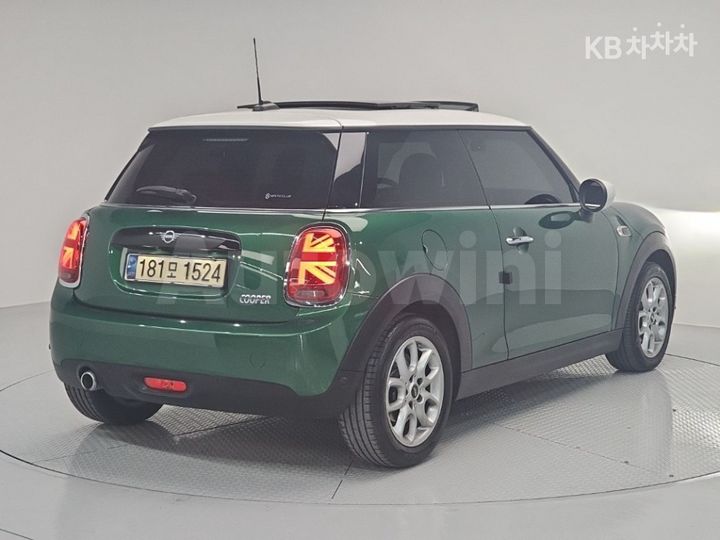 Mini Cooper 2021 WMWXR7101M2N33753 — 4