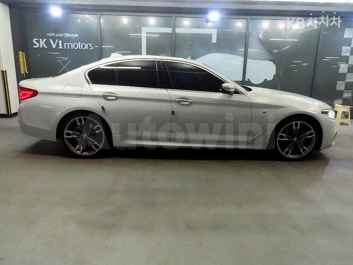 BMW 5 Series 2018 — 3