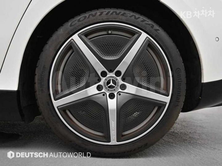 Mercedes Benz EQE