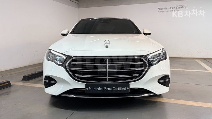 Mercedes Benz E Class 2024 — 3