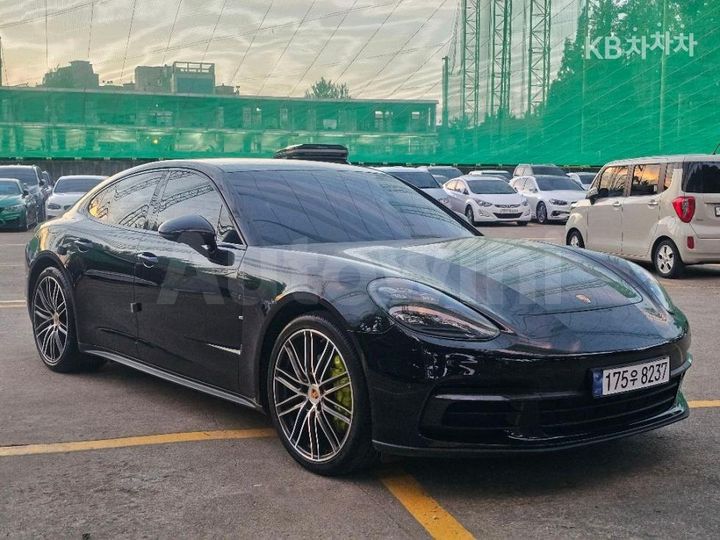 Porsche Panamera 2018 — 2