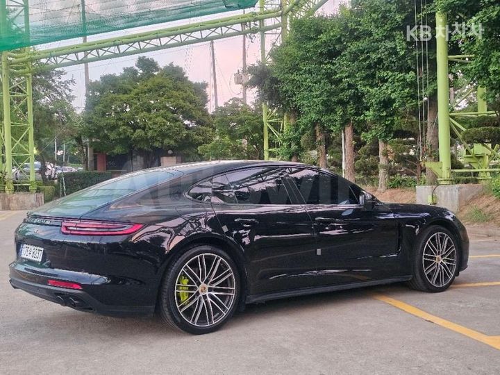 Porsche Panamera 2018 — 3