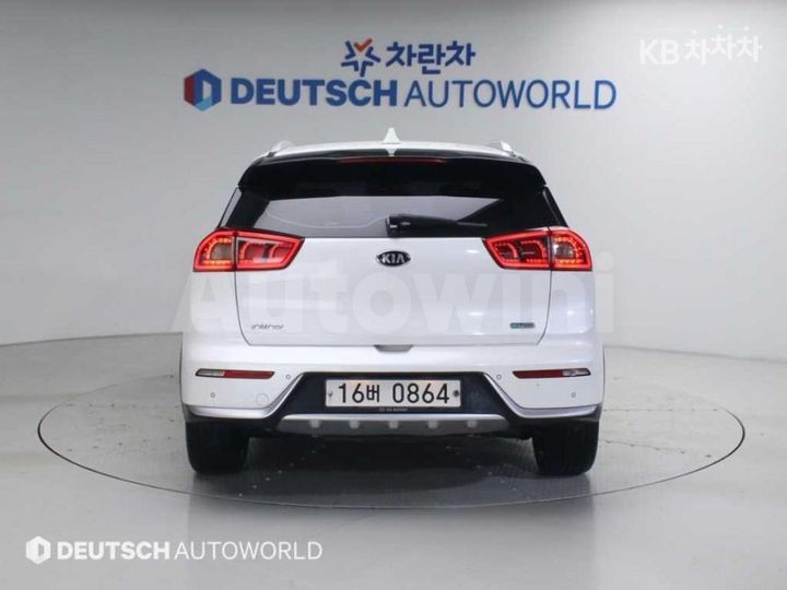 Kia Niro 2017 KNACB81CGHA014246 — 3