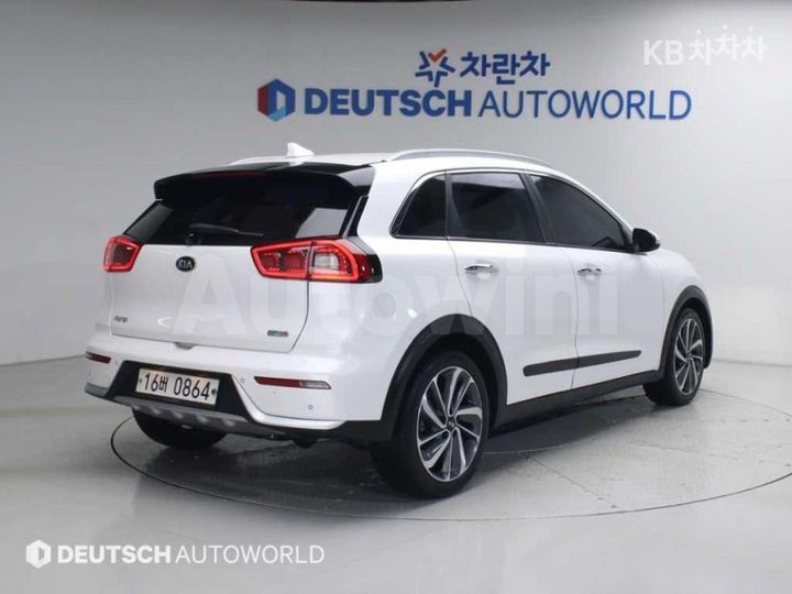 Kia Niro 2017 KNACB81CGHA014246 — 4