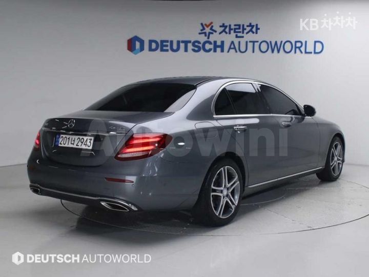Mercedes-Benz E Class 2017 WDDZF4CB3HA123667 — 4