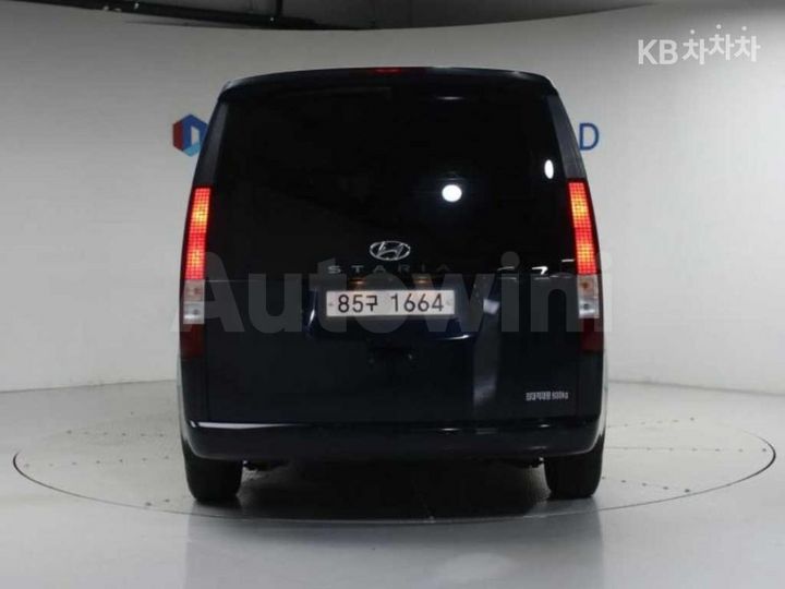 Hyundai Staria 2022 — 3