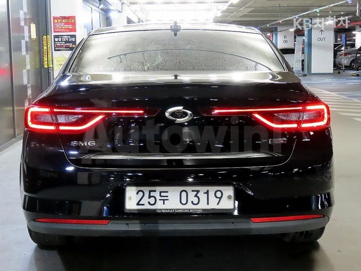 Renault SM6