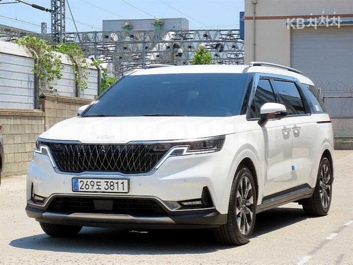 Kia Carnival 2023 KNANE81BBPS382597 — 2