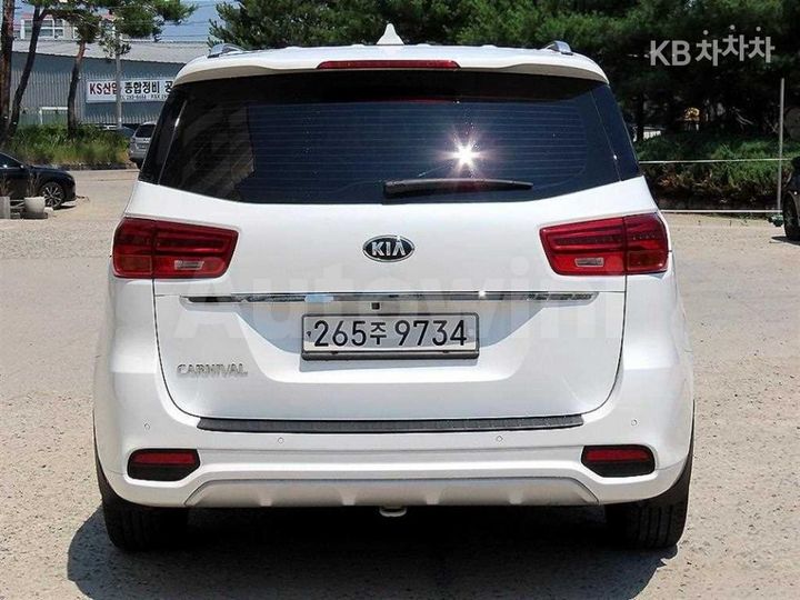 Kia Carnival 2019 KNAMC81ABKS565069 — 4