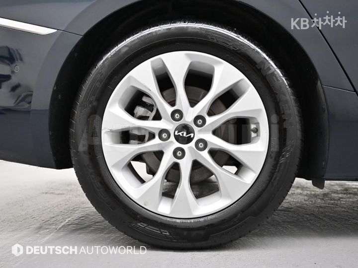Kia K8 2022 KNAM241BBNA004786 — 5