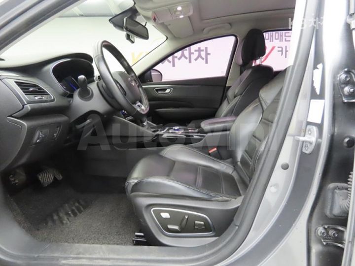 Renault SM6