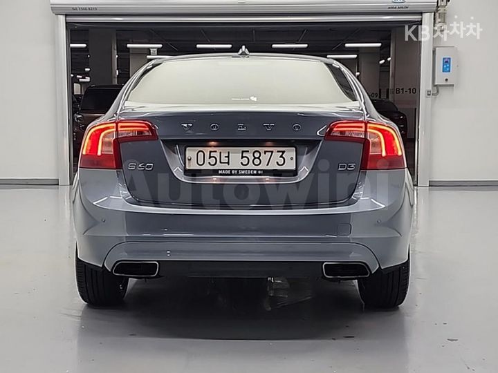 Volvo S60 2018 — 3